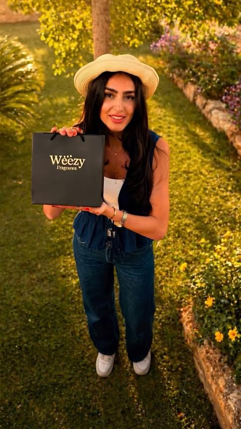 Weezy in the garden, Weezy
